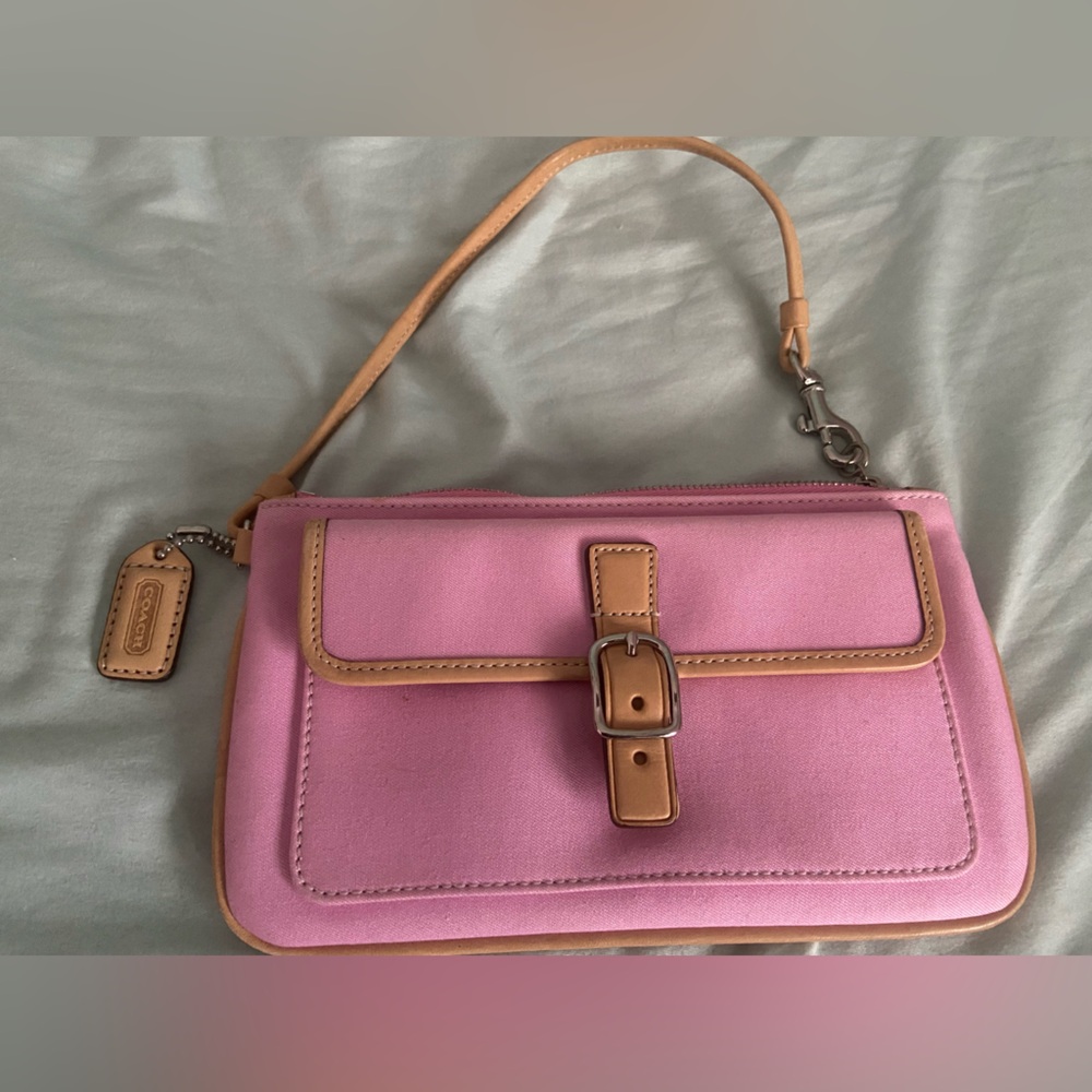 Barely used coach wristlet.